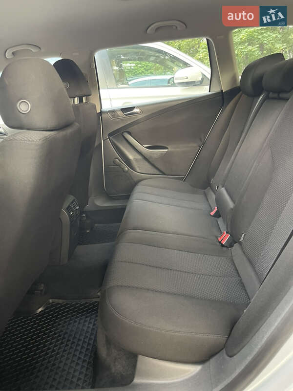 Универсал Volkswagen Passat 2008 в Днепре