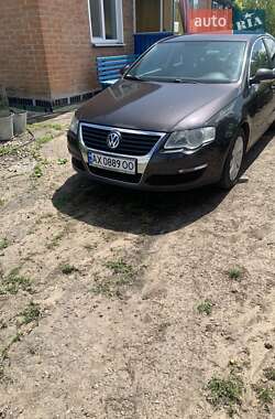 Седан Volkswagen Passat 2005 в Карлівці