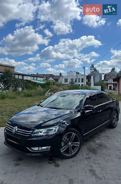 Седан Volkswagen Passat 2013 в Дубно