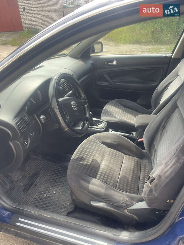 Универсал Volkswagen Passat 2001 в Новояворовске