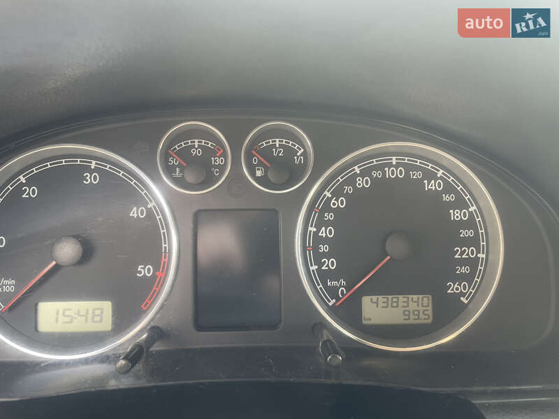 Универсал Volkswagen Passat 2001 в Новояворовске