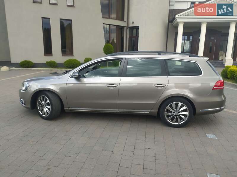 Универсал Volkswagen Passat 2012 в Стрые