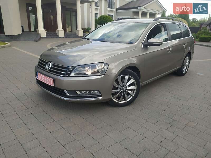 Универсал Volkswagen Passat 2012 в Стрые