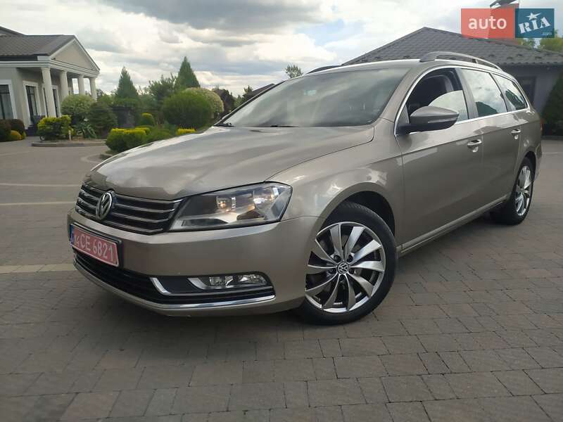 Универсал Volkswagen Passat 2012 в Стрые