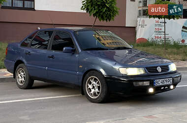 Седан Volkswagen Passat 1996 в Тернополе