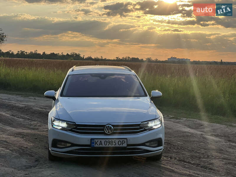 Универсал Volkswagen Passat 2019 в Петропавловской Борщаговке
