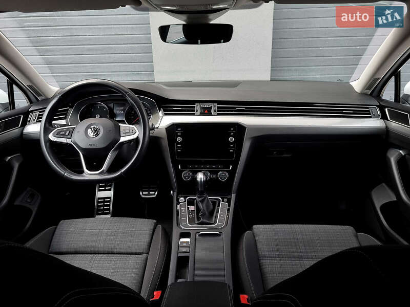 Универсал Volkswagen Passat 2019 в Петропавловской Борщаговке