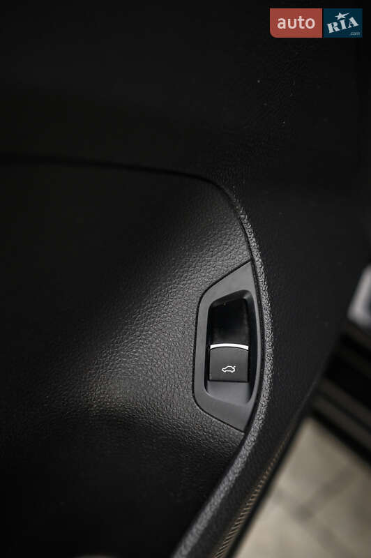 Седан Volkswagen Passat 2013 в Новояворовске