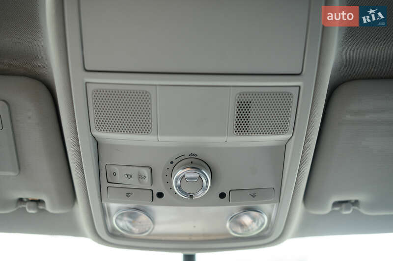 Седан Volkswagen Passat 2013 в Новояворовске