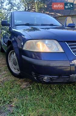 Седан Volkswagen Passat 2002 в Луцке