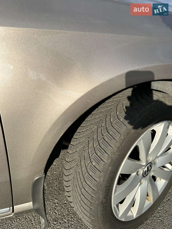 Универсал Volkswagen Passat 2011 в Днепре