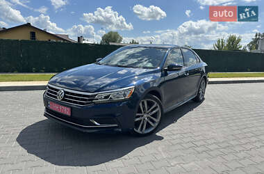 Седан Volkswagen Passat 2018 в Луцьку