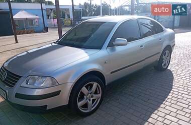 Седан Volkswagen Passat 2001 в Києві