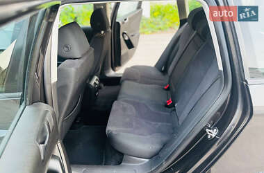 Універсал Volkswagen Passat 2010 в 