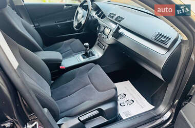 Універсал Volkswagen Passat 2010 в 