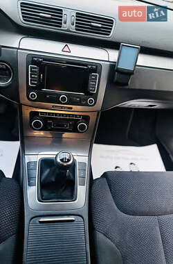 Універсал Volkswagen Passat 2010 в 