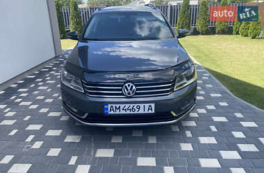 Універсал Volkswagen Passat 2012 в Звягелі