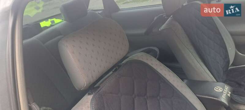 Седан Volkswagen Passat 1994 в Подільську