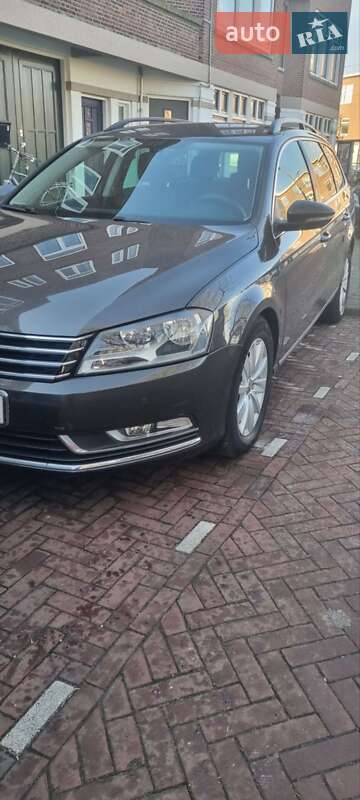Універсал Volkswagen Passat 2012 в Тернополі