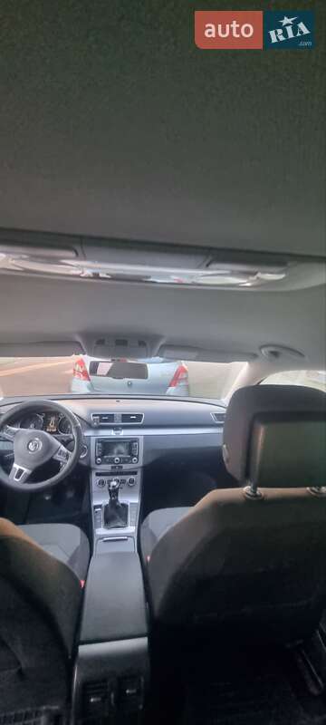 Універсал Volkswagen Passat 2012 в Тернополі