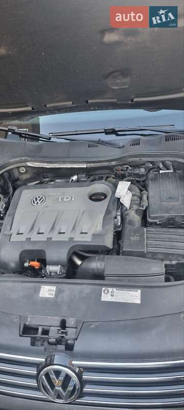 Універсал Volkswagen Passat 2012 в Тернополі