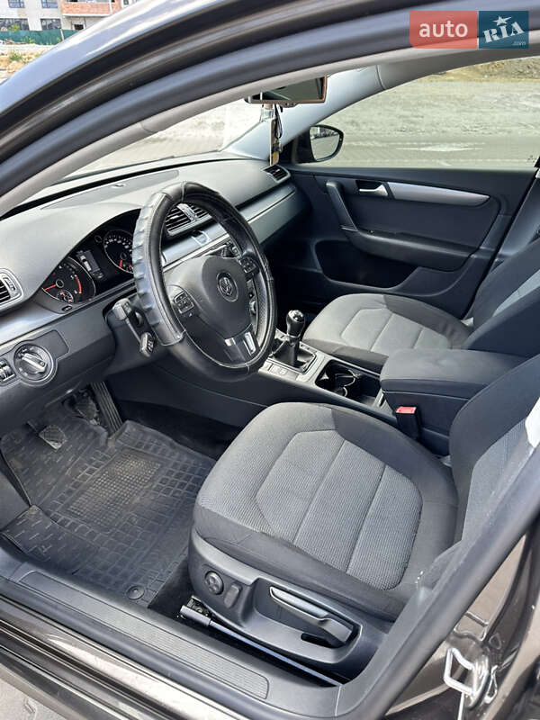 Универсал Volkswagen Passat 2013 в Киеве