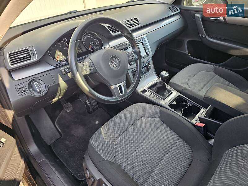 Універсал Volkswagen Passat 2011 в Луцьку