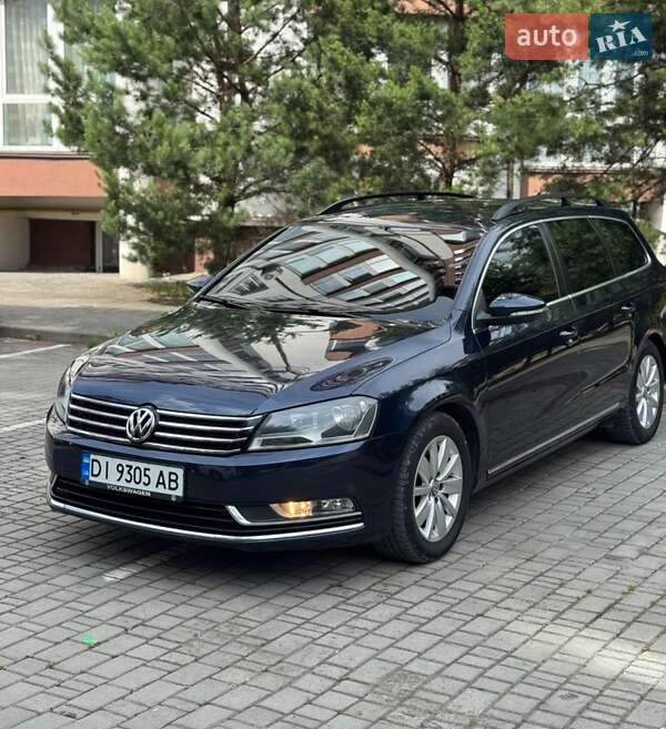Универсал Volkswagen Passat 2011 в Ивано-Франковске