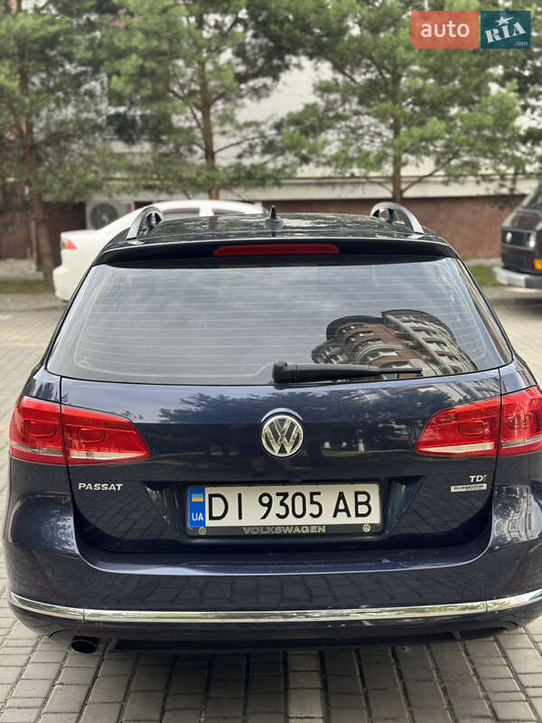 Универсал Volkswagen Passat 2011 в Ивано-Франковске