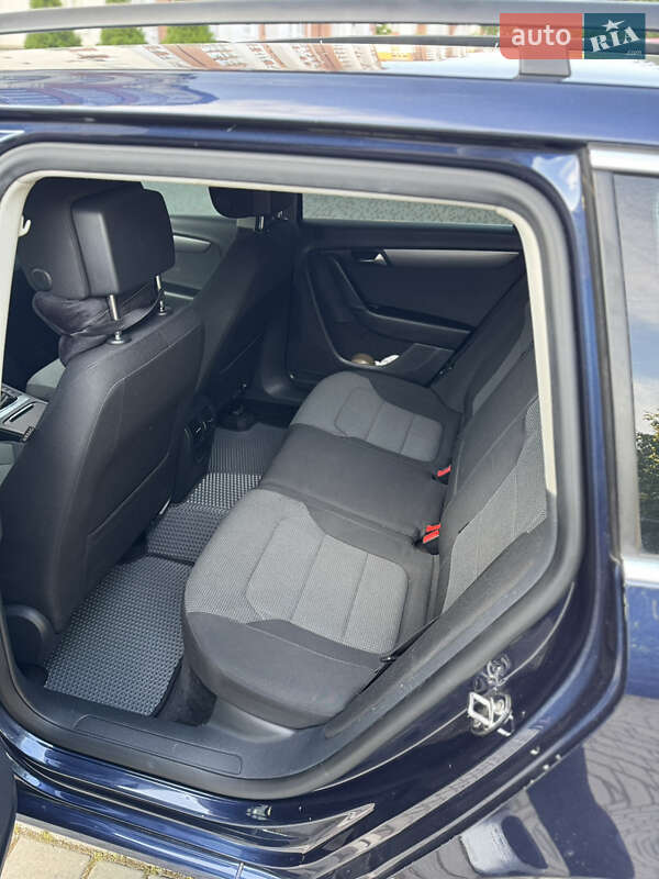 Универсал Volkswagen Passat 2011 в Ивано-Франковске