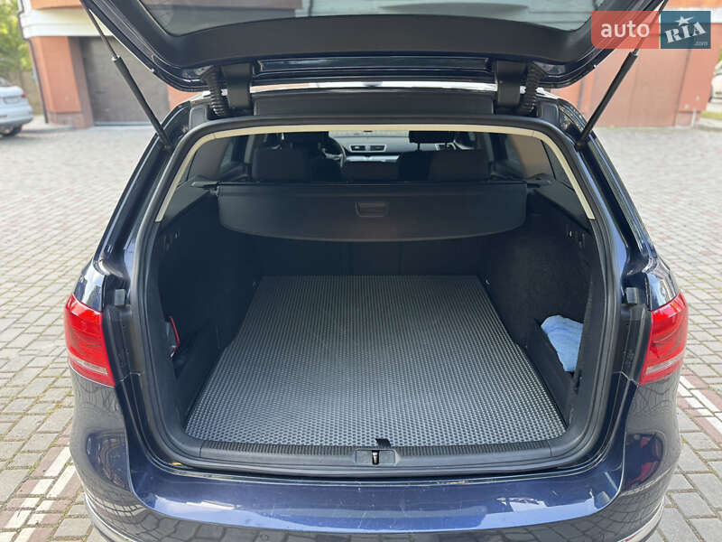 Универсал Volkswagen Passat 2011 в Ивано-Франковске