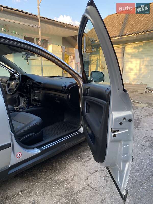 Седан Volkswagen Passat 2003 в Соснице