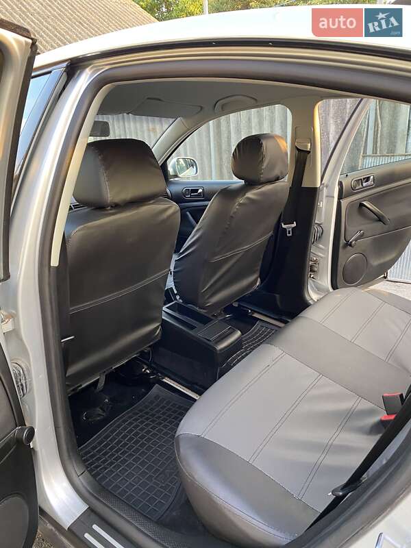 Седан Volkswagen Passat 2003 в Соснице