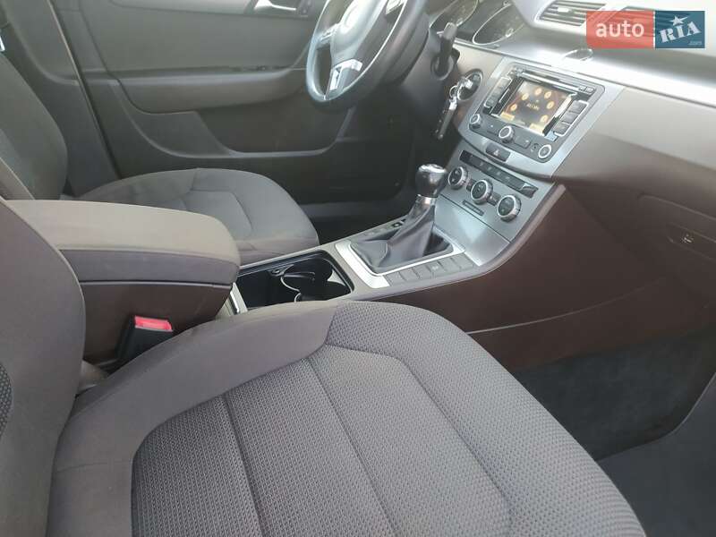 Универсал Volkswagen Passat 2012 в Стрые