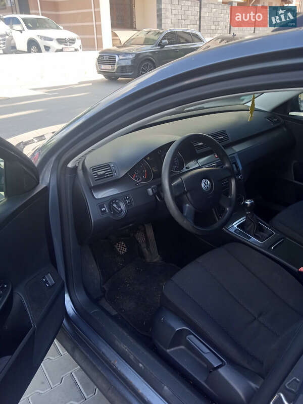 Універсал Volkswagen Passat 2009 в Рівному