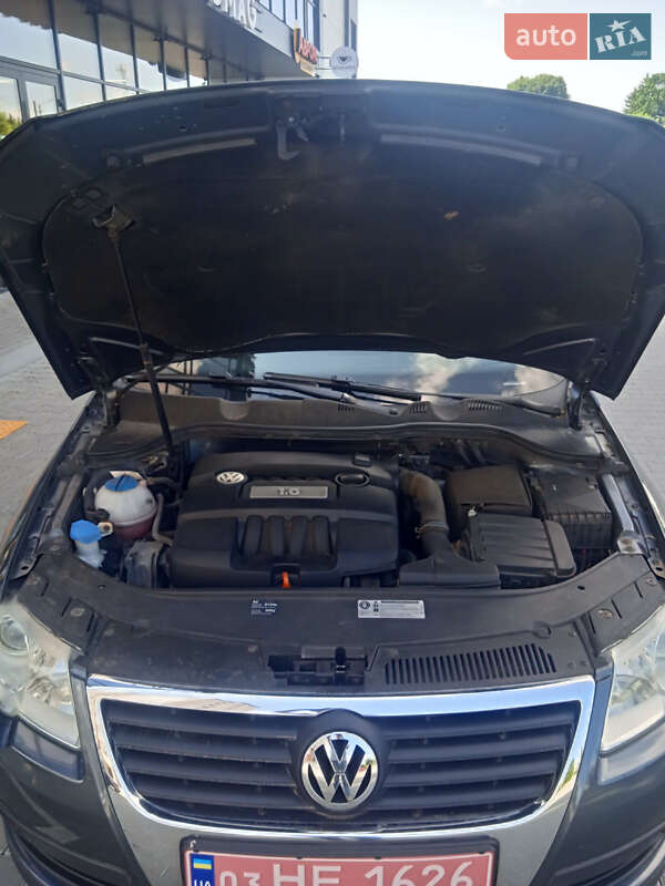 Універсал Volkswagen Passat 2009 в Рівному