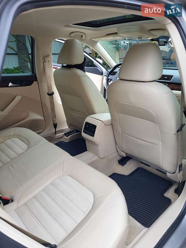 Седан Volkswagen Passat 2012 в Самборе