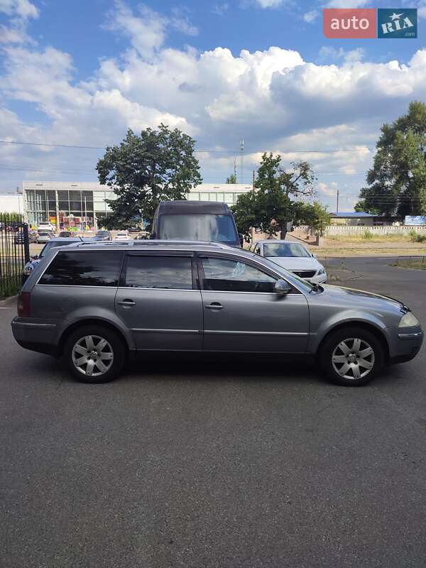 Универсал Volkswagen Passat 2004 в Киеве