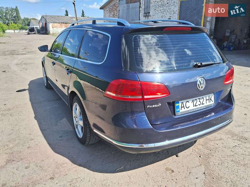 Універсал Volkswagen Passat 2011 в Луцьку