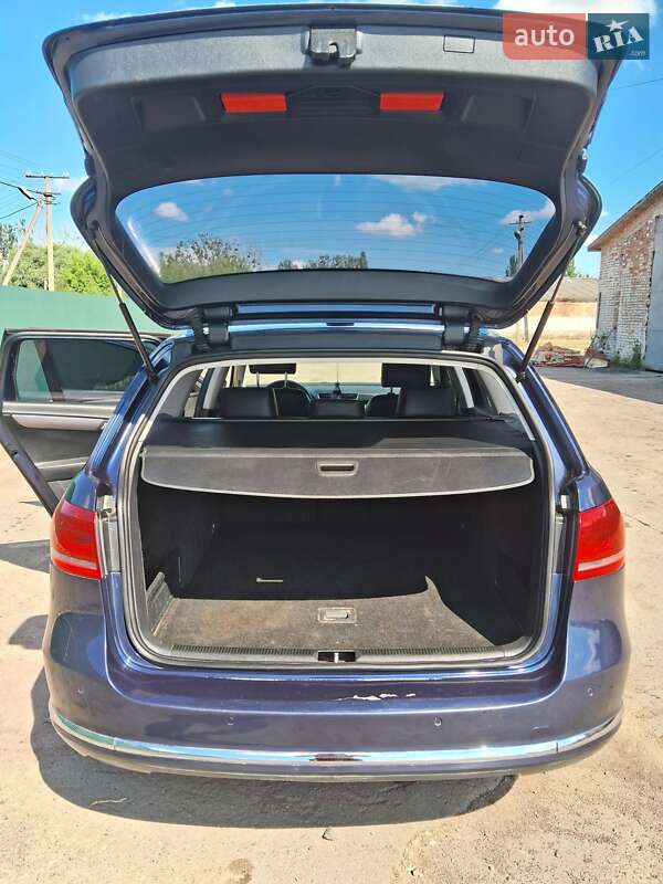Універсал Volkswagen Passat 2011 в Луцьку