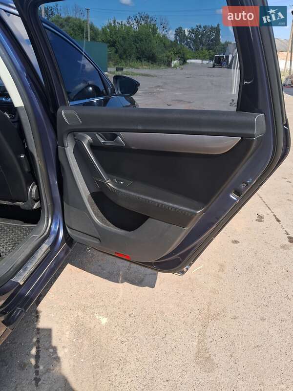 Універсал Volkswagen Passat 2011 в Луцьку