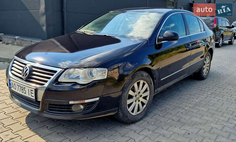 Седан Volkswagen Passat 2006 в Ужгороді