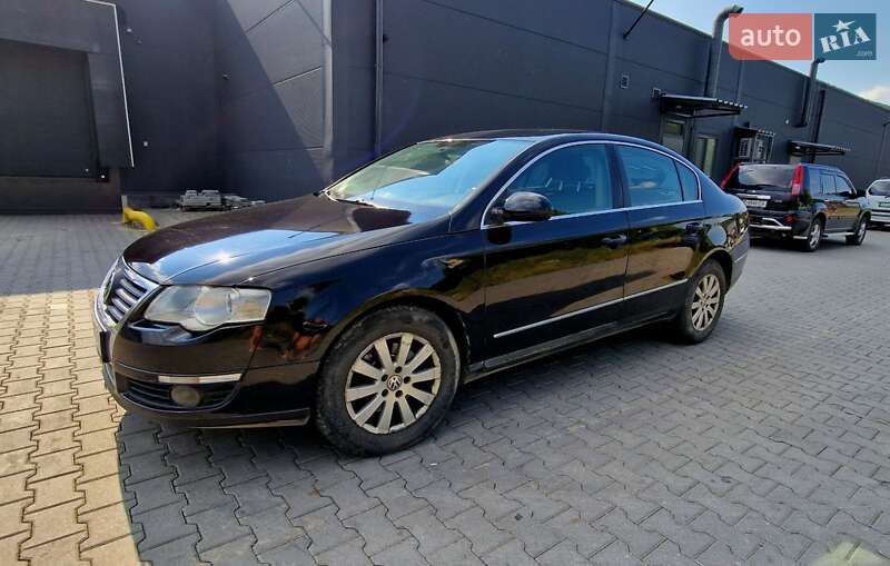 Седан Volkswagen Passat 2006 в Ужгороді