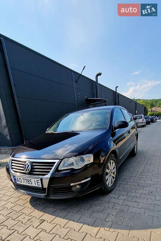 Седан Volkswagen Passat 2006 в Ужгороді