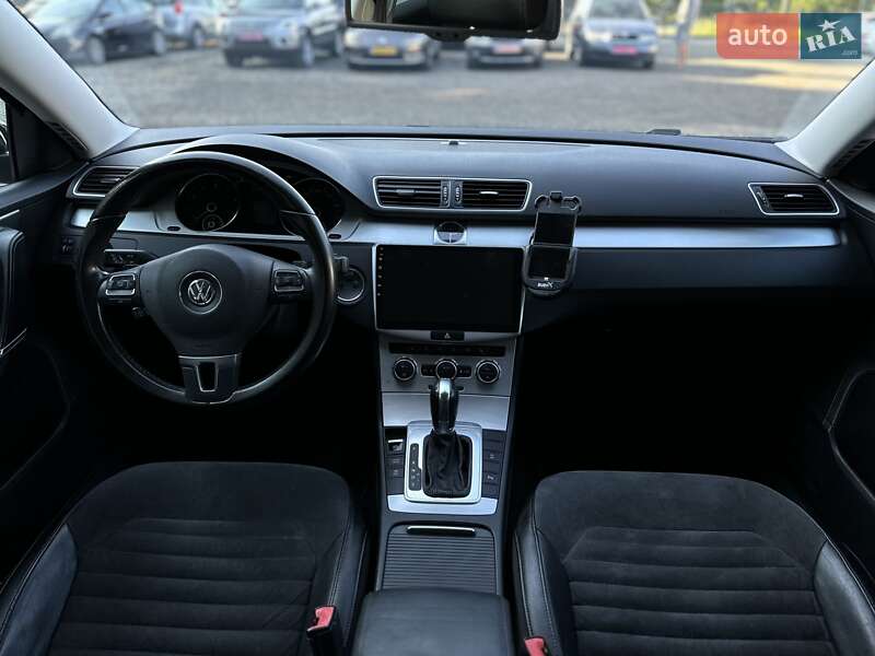 Універсал Volkswagen Passat 2013 в Івано-Франківську