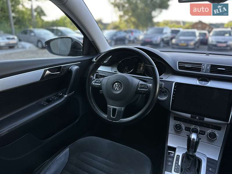 Універсал Volkswagen Passat 2013 в Івано-Франківську