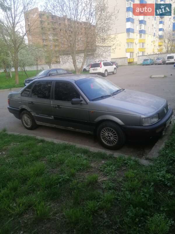 Седан Volkswagen Passat 1991 в Хмельницком