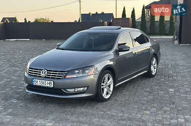Седан Volkswagen Passat 2013 в Ровно