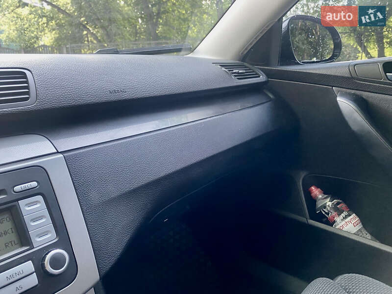 Седан Volkswagen Passat 2006 в Ивано-Франковске