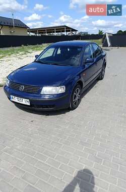 Седан Volkswagen Passat 1997 в Городенке